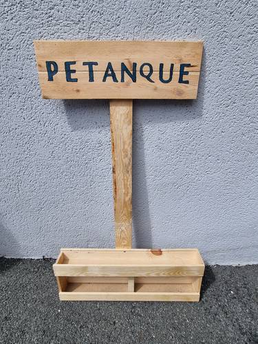 Panneau "pétanque" avec range boules