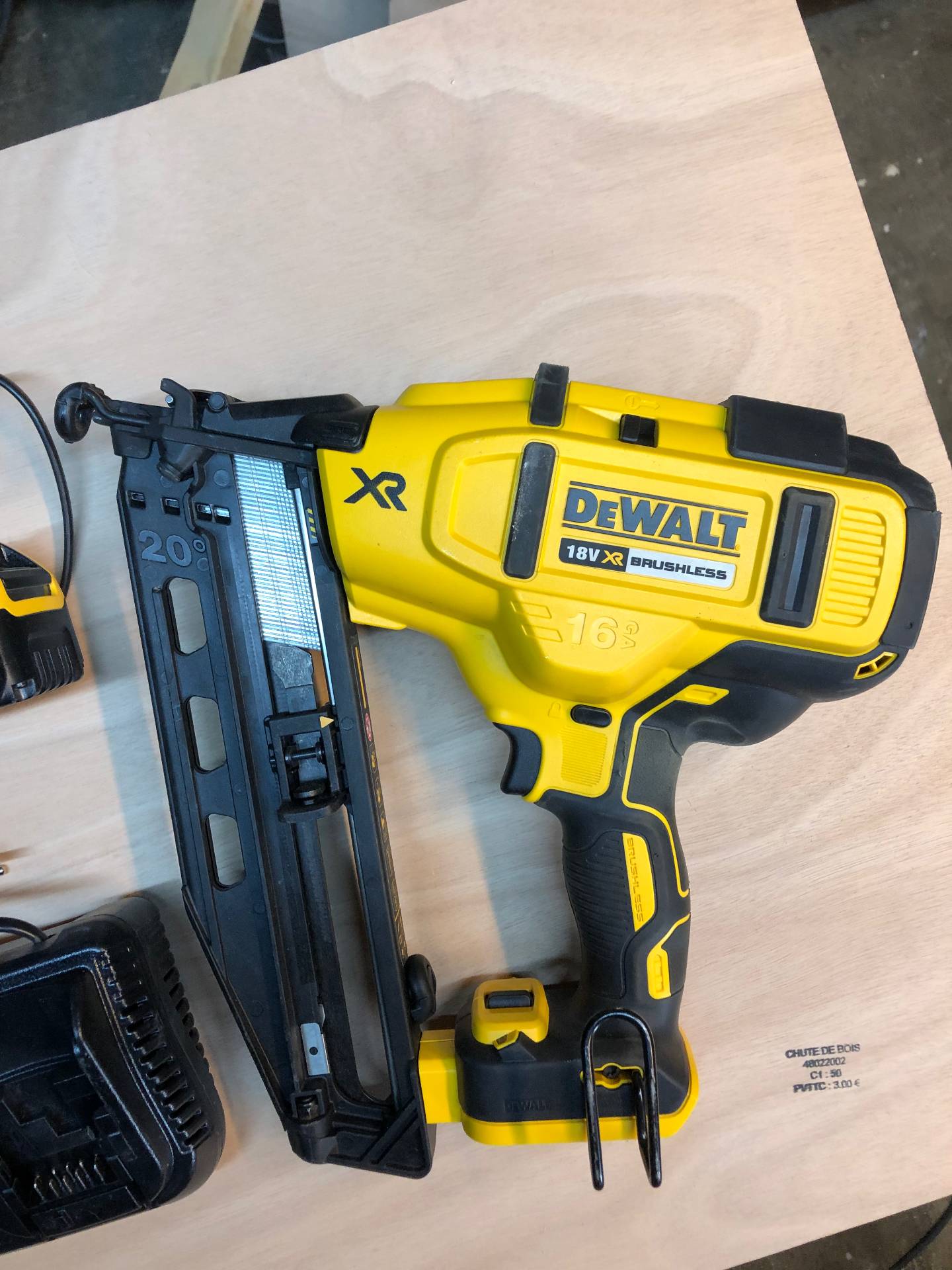 Cloueur finition dewalt