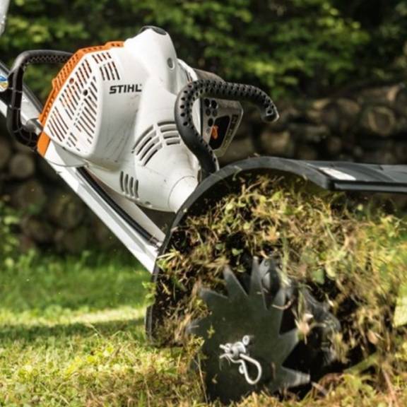 Location Scarificateur Thermique Stihl Emousseur / Défeutreur 