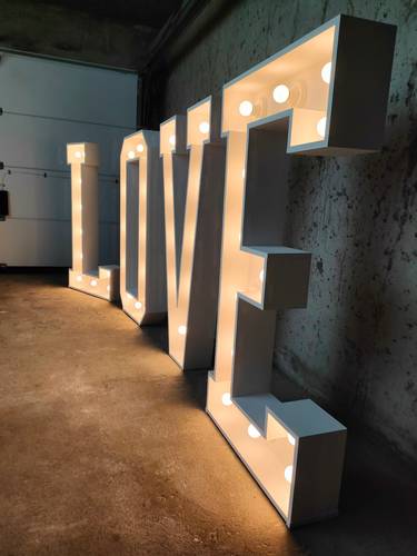 Lettres géantes lumineuses LOVE