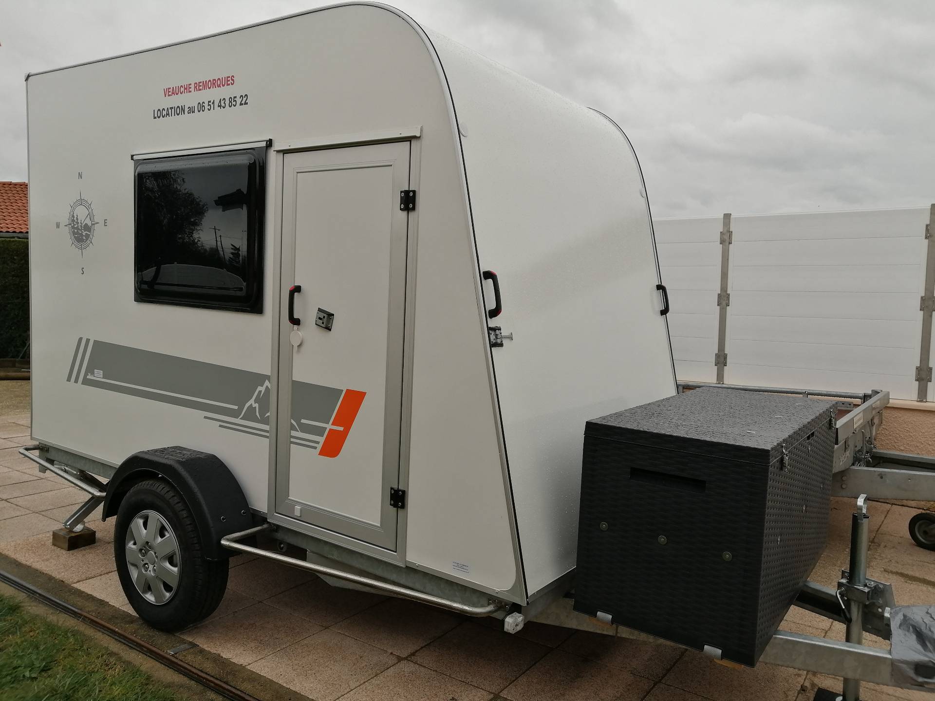 REMORQUE FOURGON MINI CARAVANE