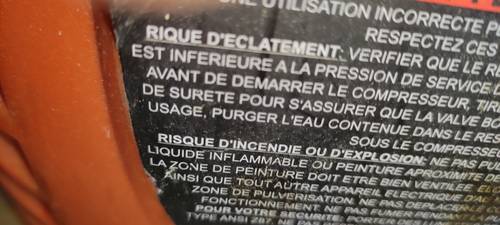  Loue Compresseur et gonfleur 220 volts AC.Très bon état. Prix bas.