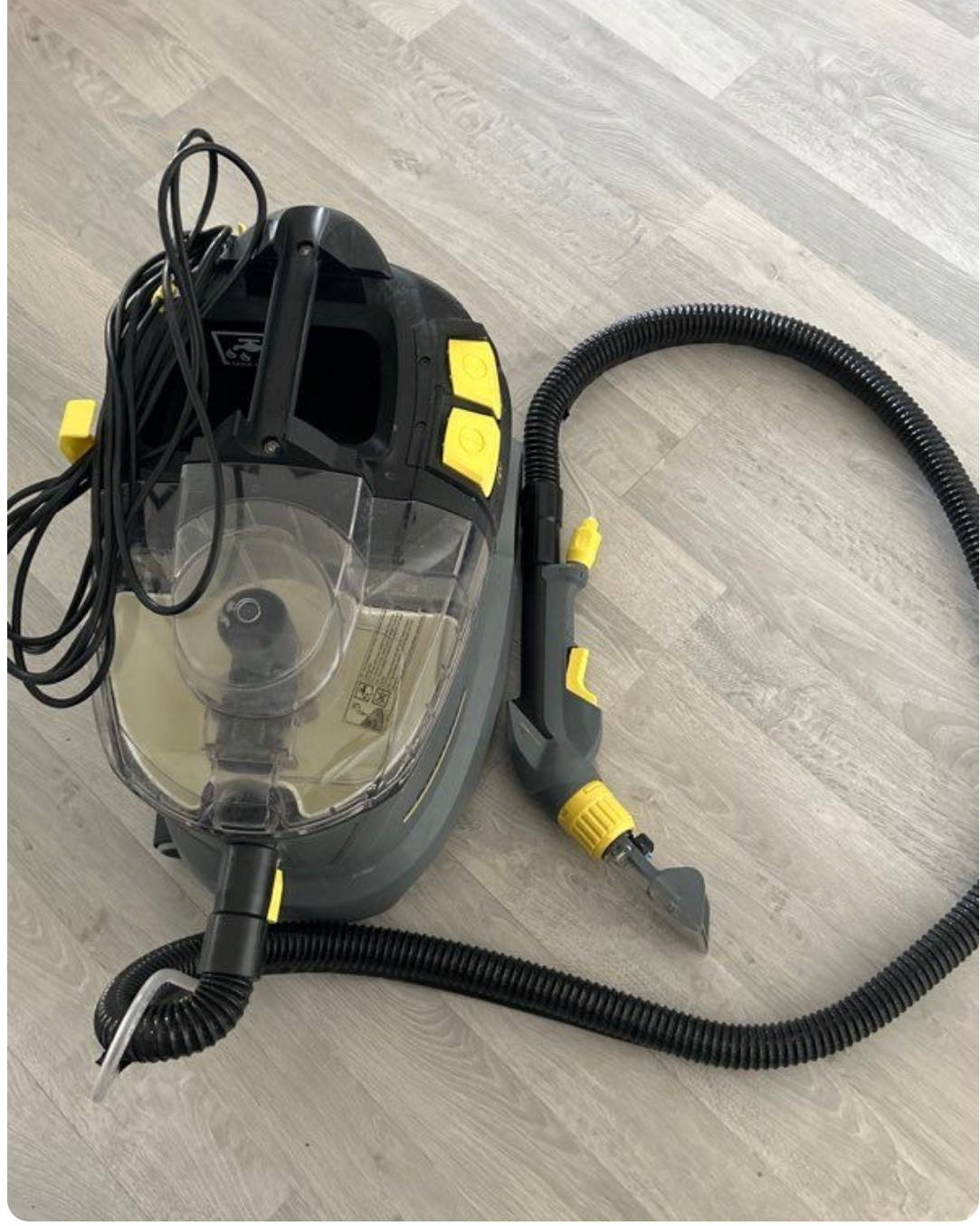 Location Karcher Professionnel Puzzi 8/1C