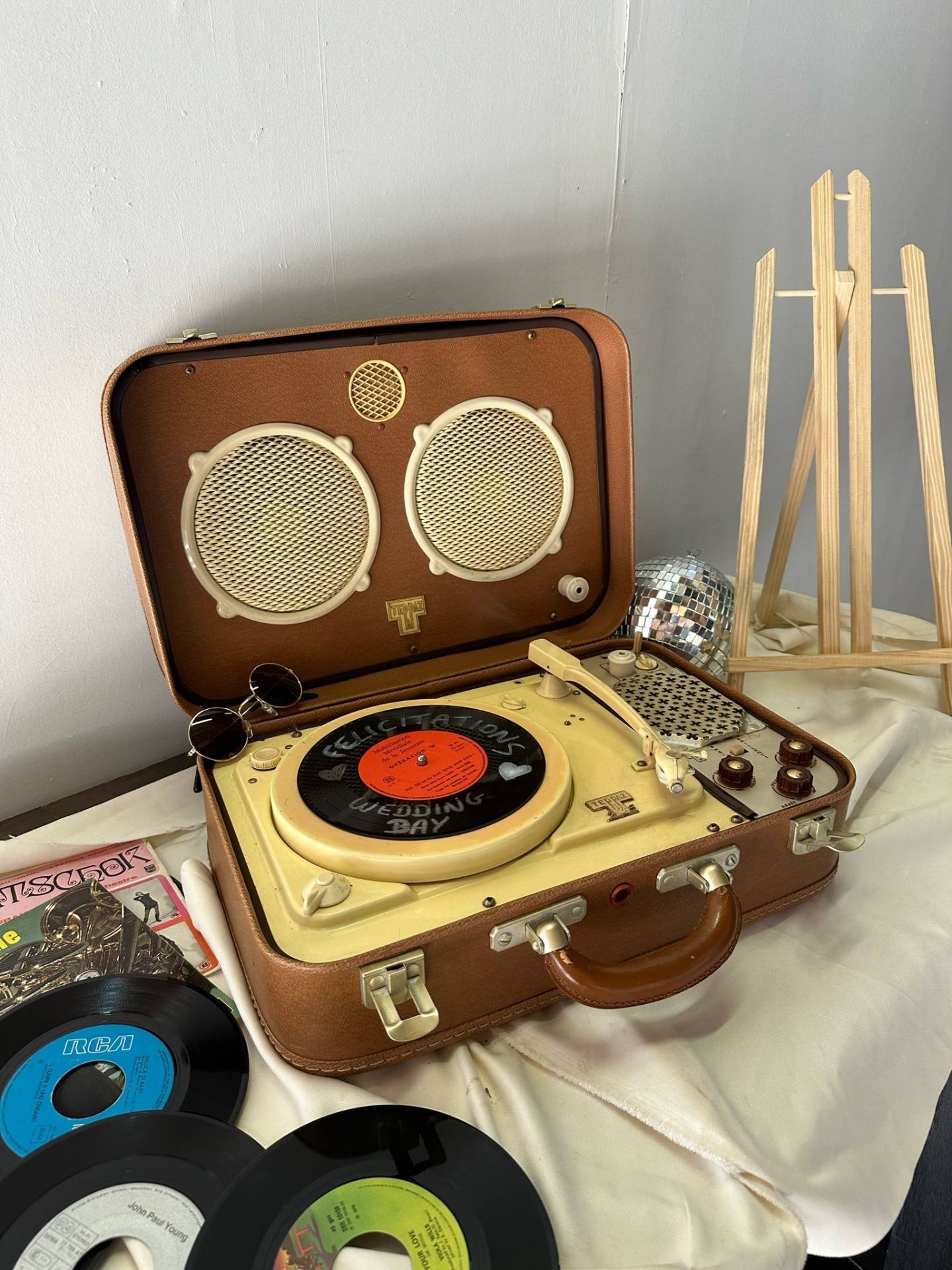 Tourne-disque vintage pour livre d'or original 