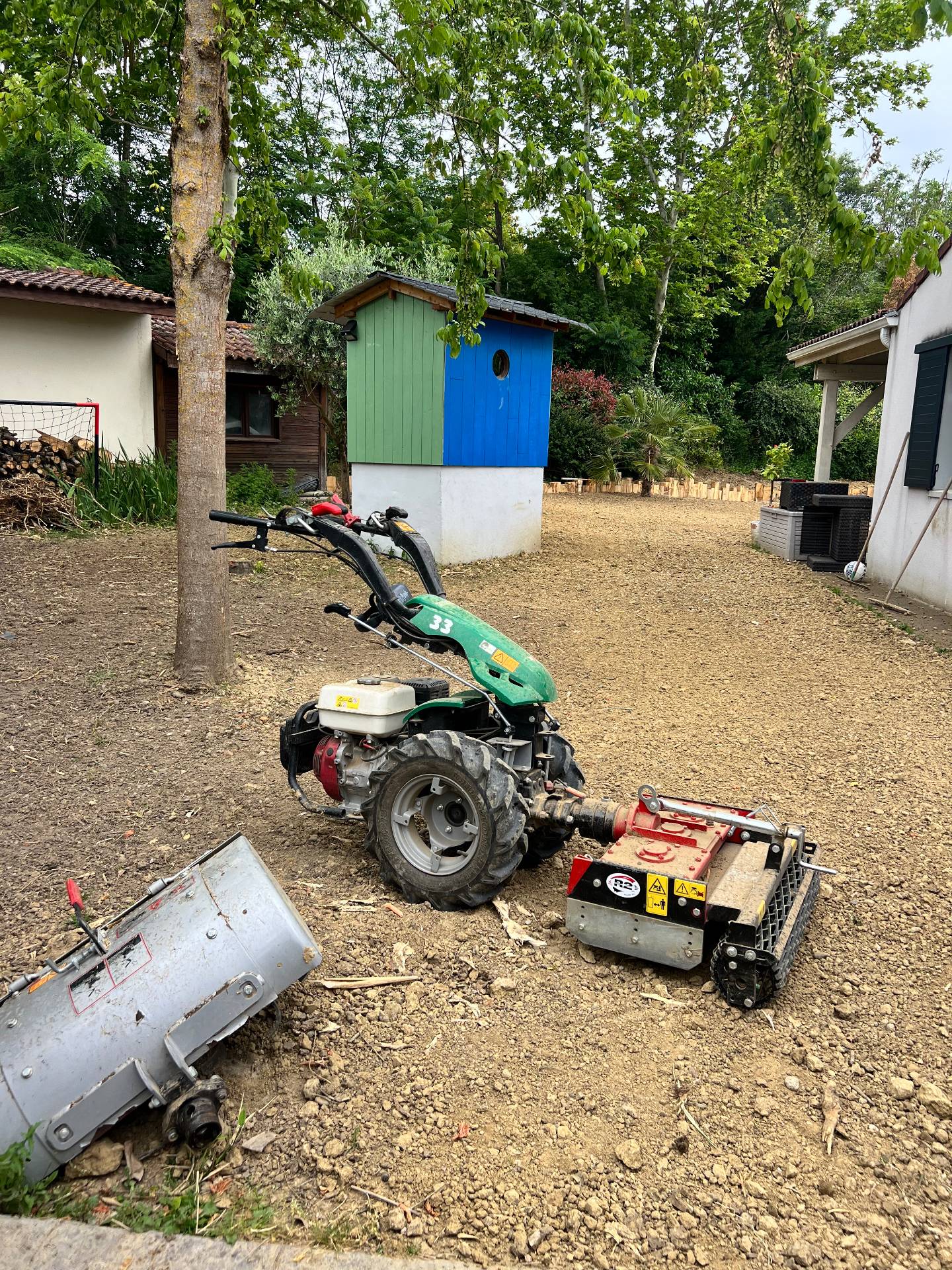 Motoculteur Préparateur de sol avec enfouisseur de pierre 