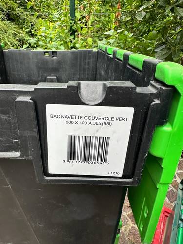 Bac navette plastique avec support à roulette  caisse Transport