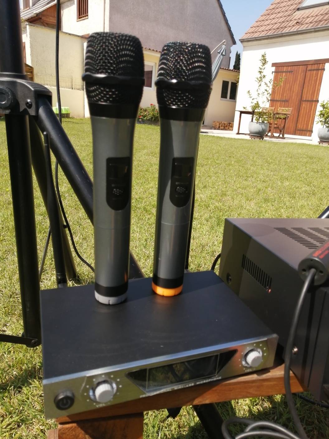 Location SONO ampli bluetooth 2 x 600 Watt + micro pour fête mariage ou Karaoke